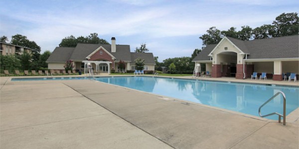 Apartment-with-Pool-white-marsh-md-Eagles-Walk