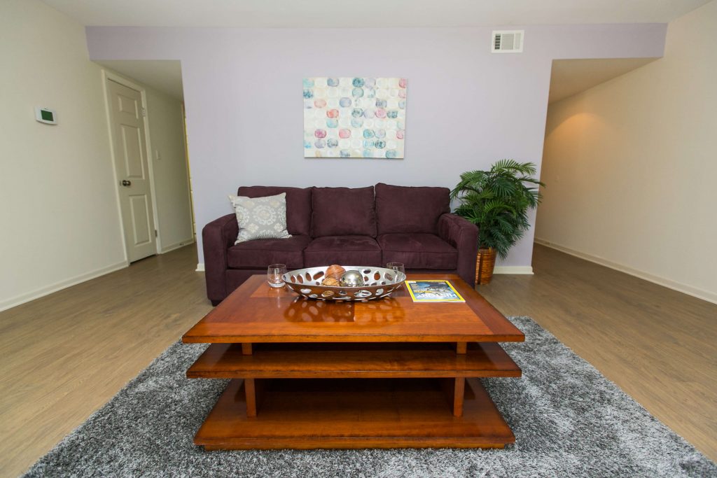 CockeysvilleapartmentsrenovatedlivingroomSteeplechase Hirschfeld