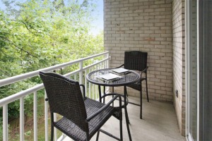 2 bedroom apartment, Laurel, MD - balcony