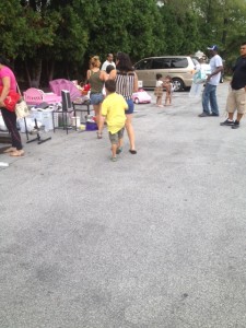 Cockeysville_apartments_steeplechase_community_yard_sale.2