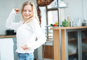 Dancing_in_the_kitchen