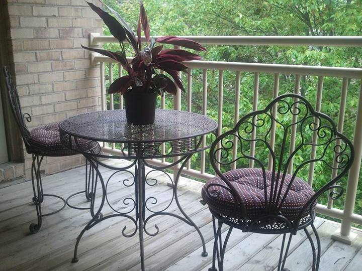 balcony table and chairs