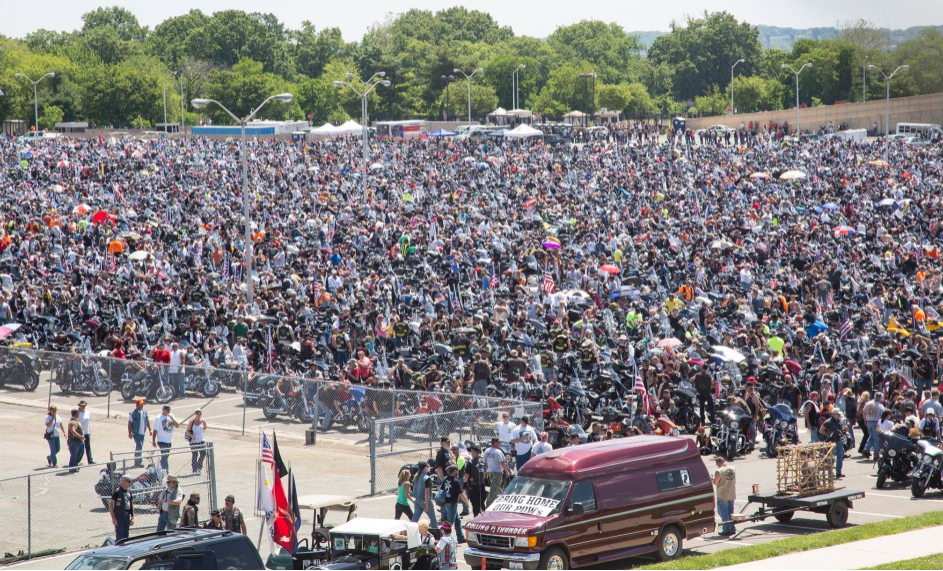 thousands of motorcyclists attend rolling thunder memorial day event